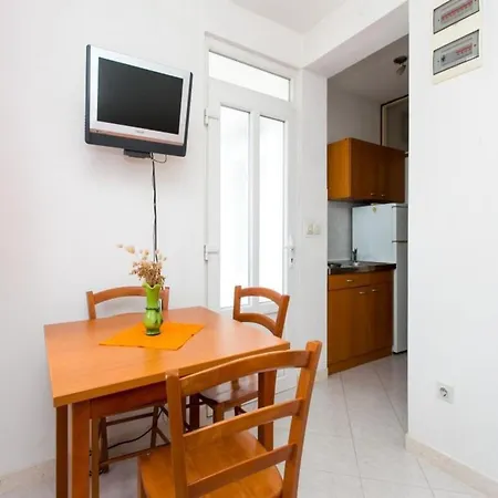Old Town View- One Bedroom 2 Adults *