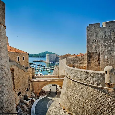 Апартаменты Old Town View- One Bedroom 2 Adults *